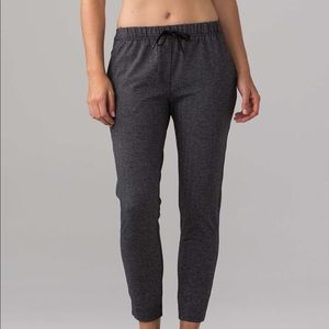 Lululemon Jet Crop Pants-EUC